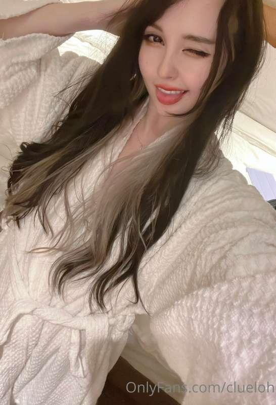 Your waifu's ready. Hit me up! 😘