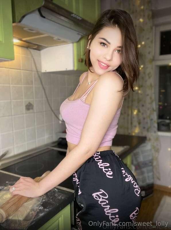 # 🔥 STOP SCROLLING 🔥
My cutie friend @amelee is new here

Wa..