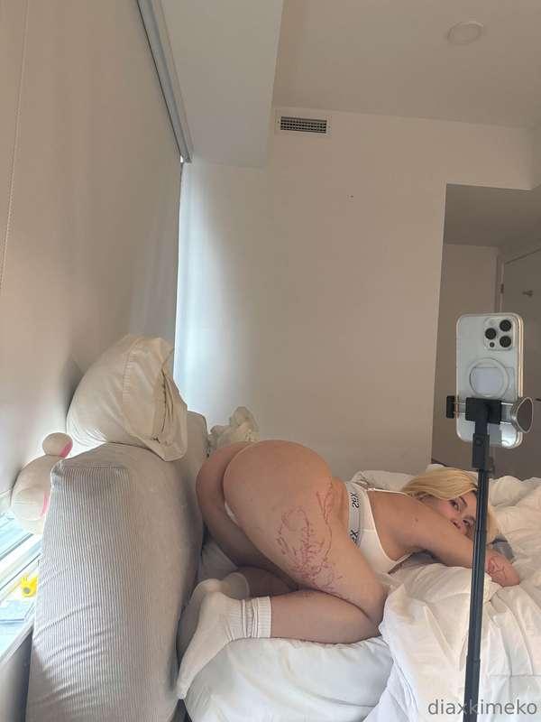 Hey... What do you fantasize about me when you masturbate? 🤔
