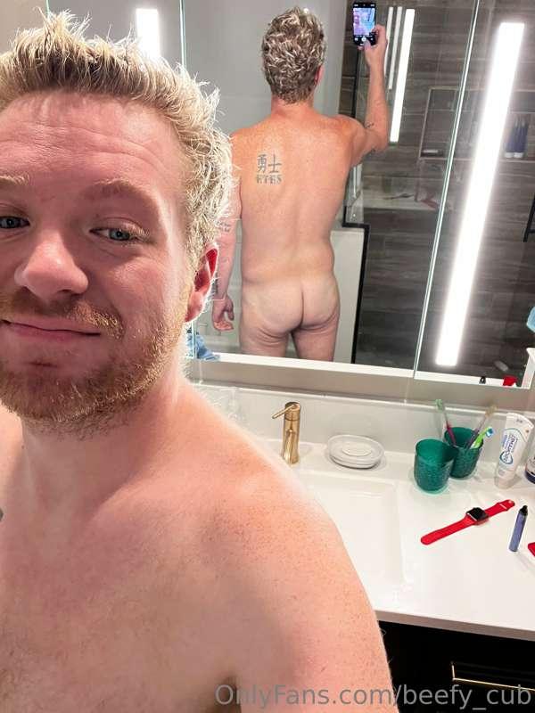 Cheeky, snowy hump day here in Chicago