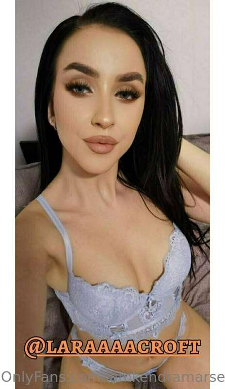 @laraaaacroft

 #ad