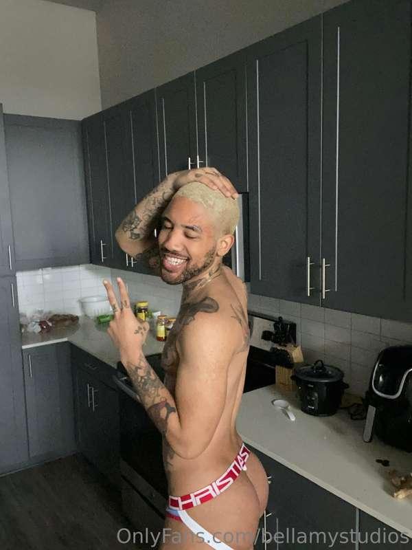 swipe 4 a surprise @ronbellamy