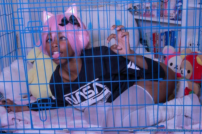 Ahegao in the puppy cage again~ <3