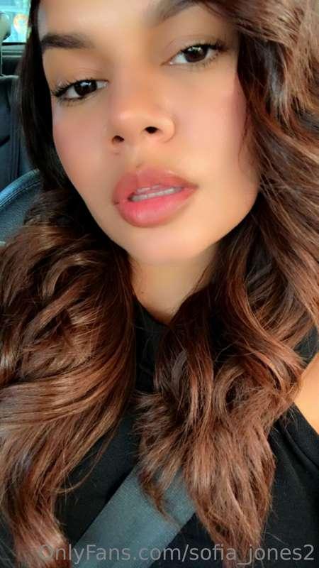 I love it when a man puts his finger in my mouth ❤️