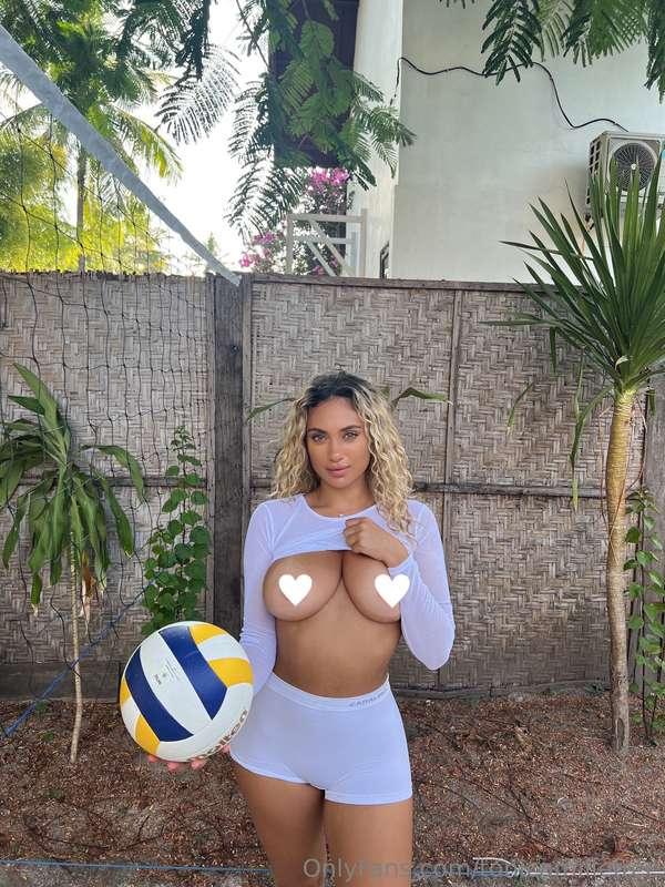 Balls for days 💦