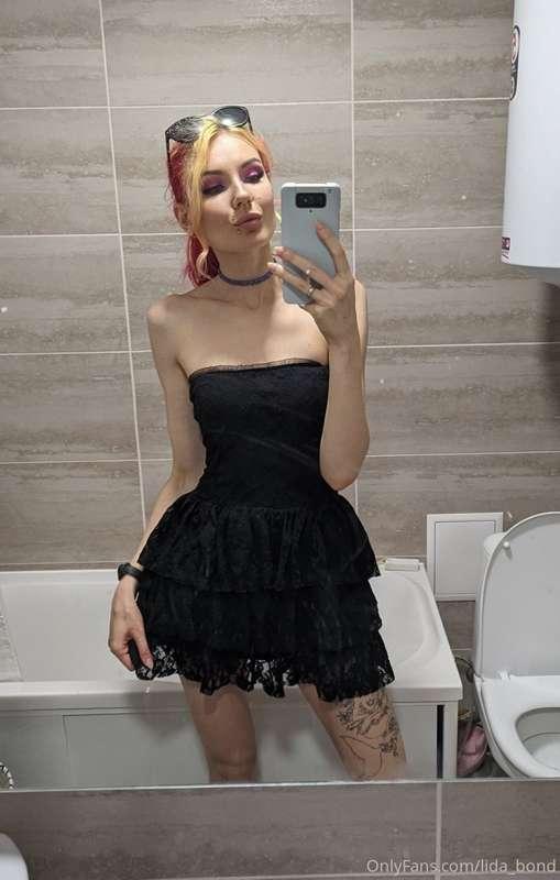 Do I look cute in this dress? 😁☺️