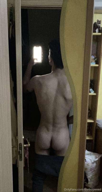 I can see the mark of the brunette🙉🙉