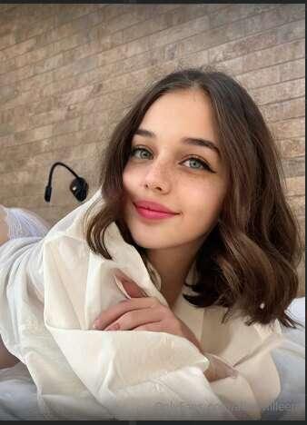 This SLIM and INNOCENT CUTIE has made her page FREE!💫

@naug..