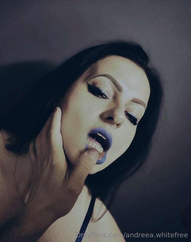 CADOU 4 clipuri 📸 ~ BDSM ~ 🚆~DUBLĂ PENETRARE CU 2 BĂIEȚI~ 🥵 ..