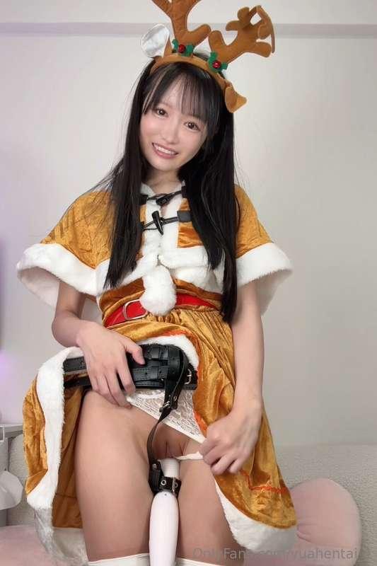 Reindeer Cosplay🦌🎄🎁🎅🌟I will post a limited time naked TikTok..