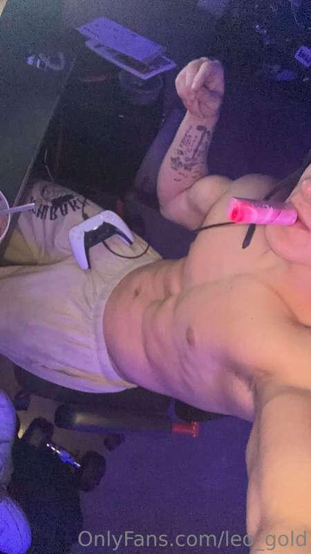 come play with me
