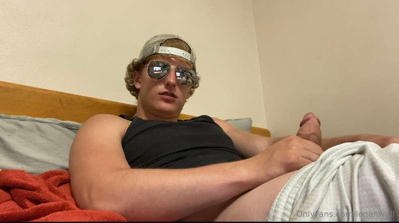 After a shower, feelin nice and clean now 🧼🍆