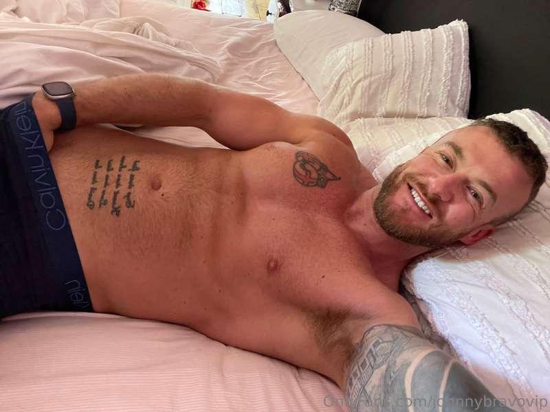 Good morning 😁Swipe if you want some cock ⬅️😈