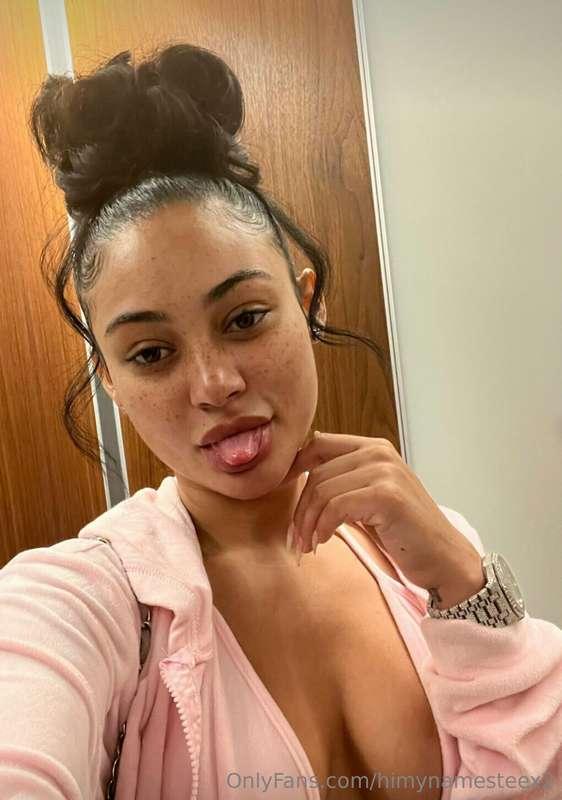 👅