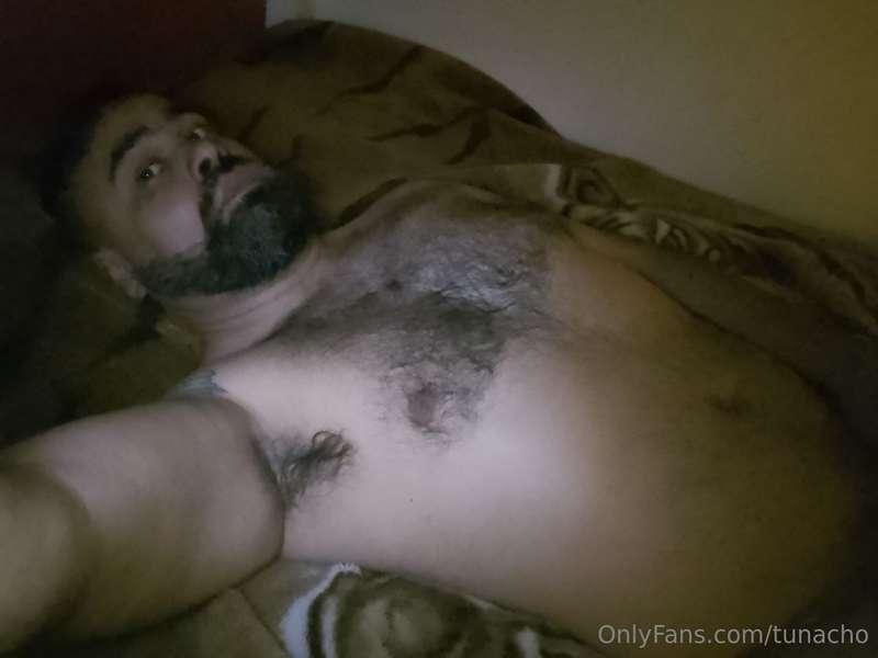 Hi, I'm a 34-year-old single man looking for fun experiences..
