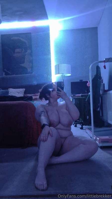 Goodnight gentlemen, quick body check before bed ... 💖🧚‍♀️