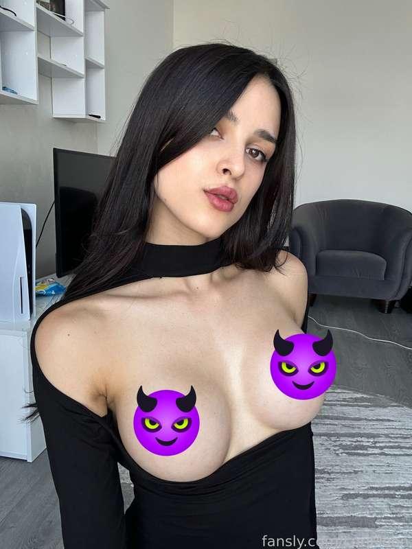 lorimoon image #0