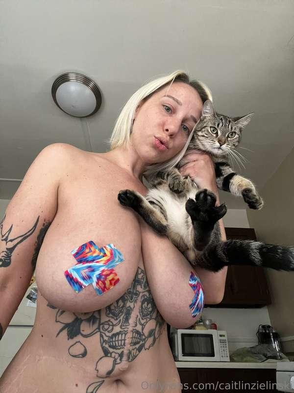 Titties & kitties 💖