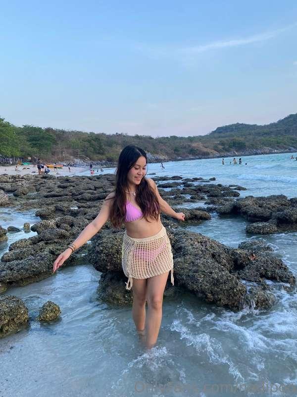 A happy island girl 😊🌴🌺🌊

📍 Koh Sichang, Thailand
