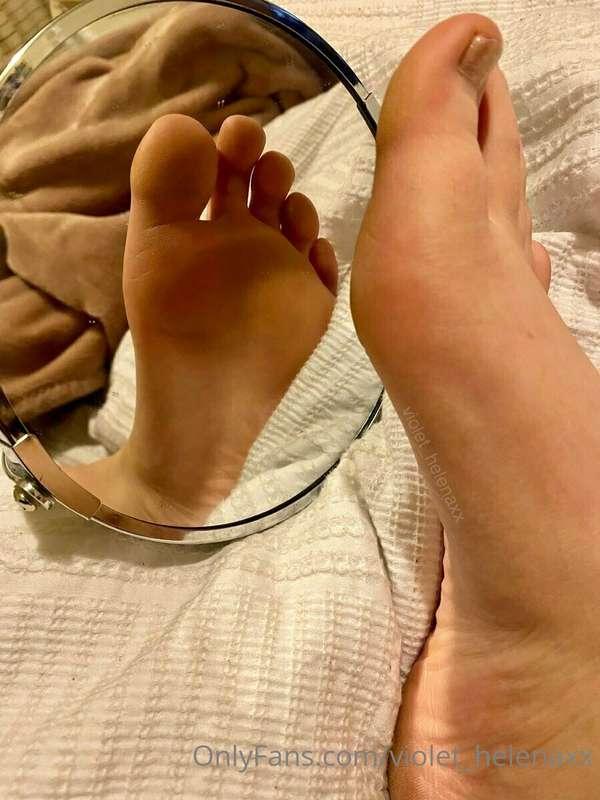 You want to suck my toes? 😘