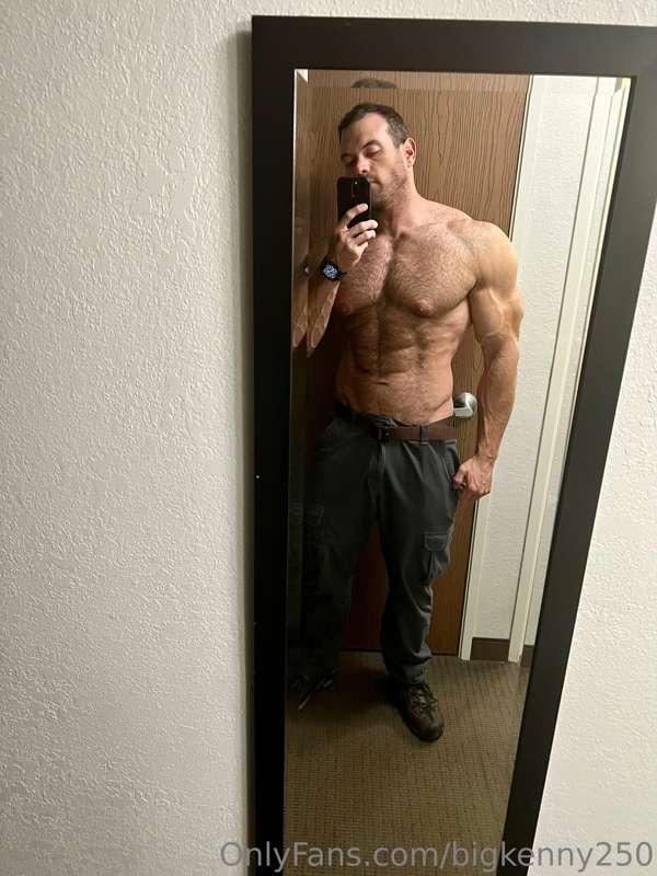 Out near Tampa until Thursday. Come worship the king. 🤴🏻💪🏼