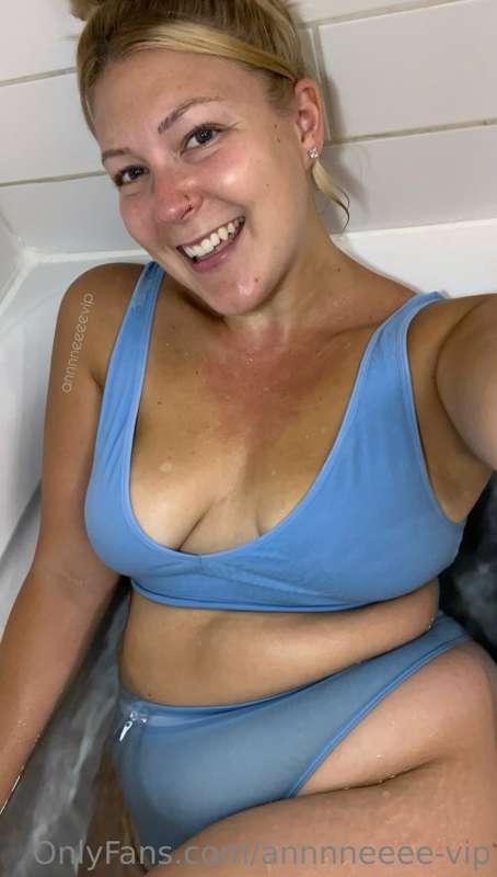 One wet mama 💧 🛀