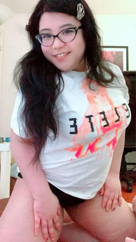 Heyyyy senpai!! ♡♡♡
Here are some casual selfies to help get you through the week! ^^ 
You'd never delete me, would you...? &gt;//&lt; ♡ #fyp 

Only a couple more hours til today's sale ends, ty guys so much!!! &gt;w&lt; 
https://fans.ly/r/Sinnamonsucc