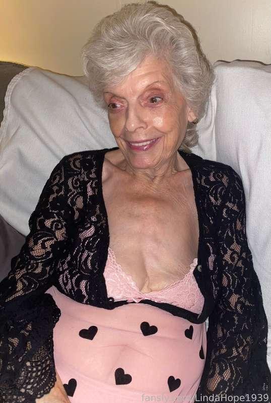 lindahope1939 image #1