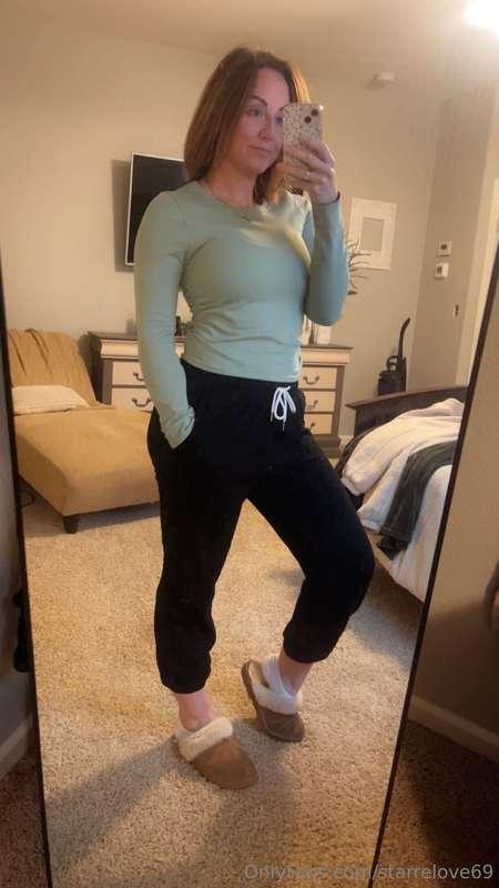 Wearing my comfy clothes today after getting my pussy destro..