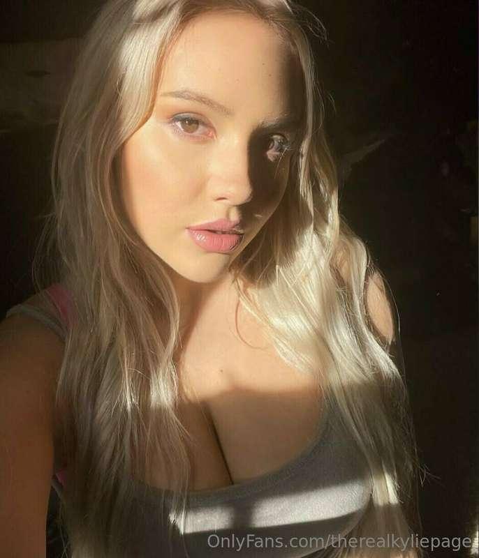 This lighting tho😍
