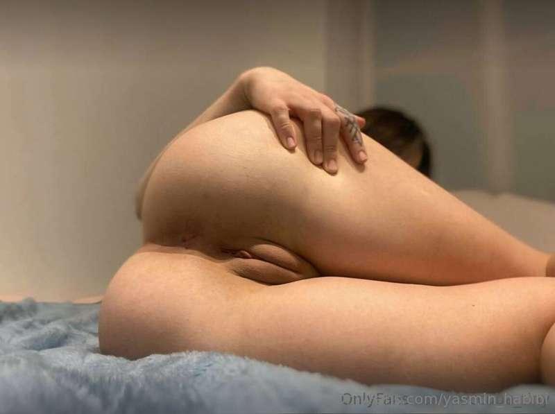 Her @succuba_tinyy pink creamy pussy never feels cock but he..