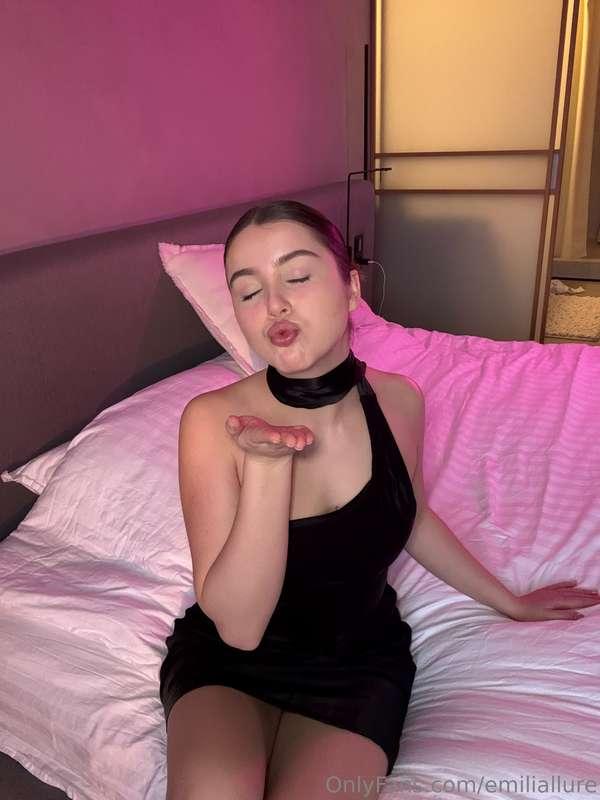 😘