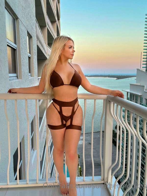 Do you like my lingerie 😋