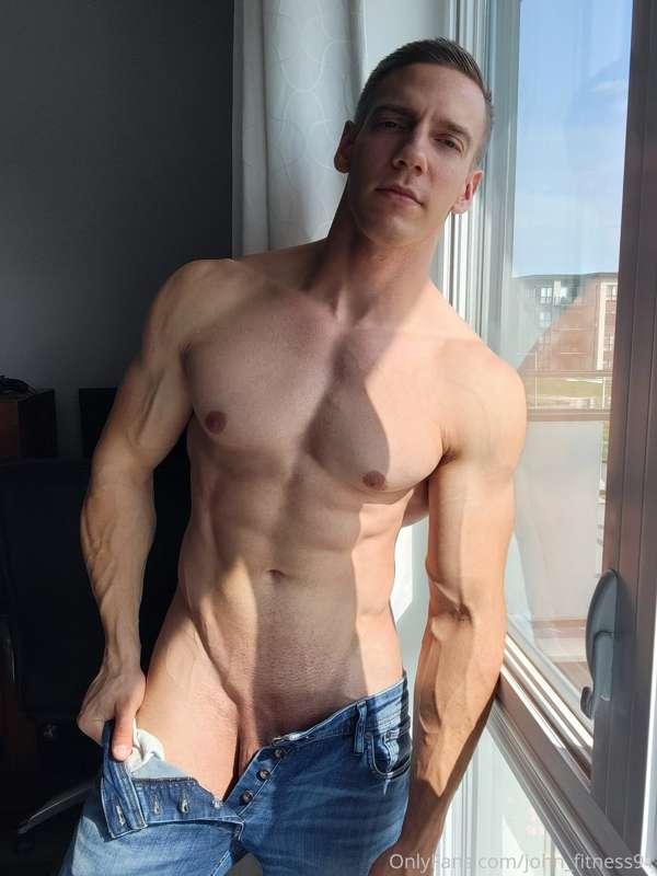 Commando never looked so delicious. Don't you think ? 😈🤤