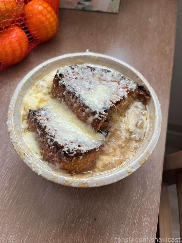 I just wanted to share that I made French onion soup yesterday, and it’s fire!! But that was before the power went out for 14 hours 