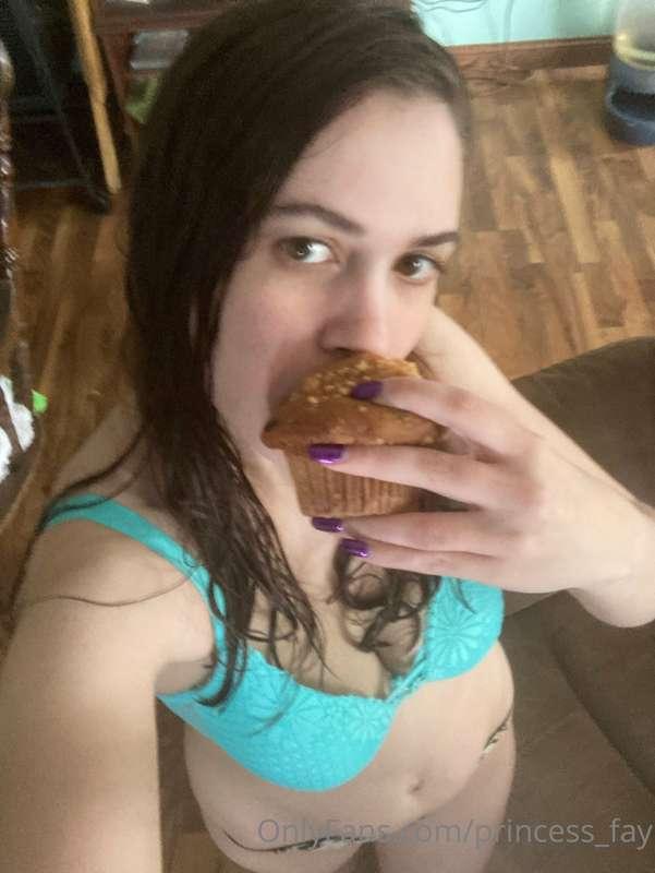 Would you rather eat a muffin or me?