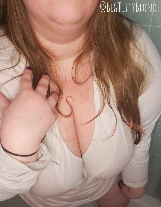 bigtittyblonde image #18