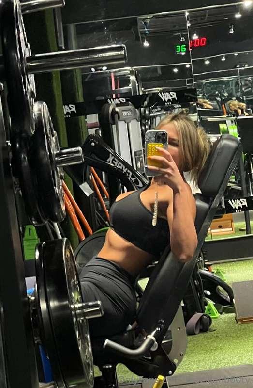 Would you spot me if I asked papi? 😜