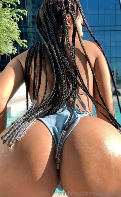 A booty a day keeps the doctor away 🤭🍑