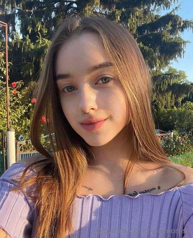 ❤️ 18 YEARS OLD ❤️ A naughty girl @mialoverr wants to your c..