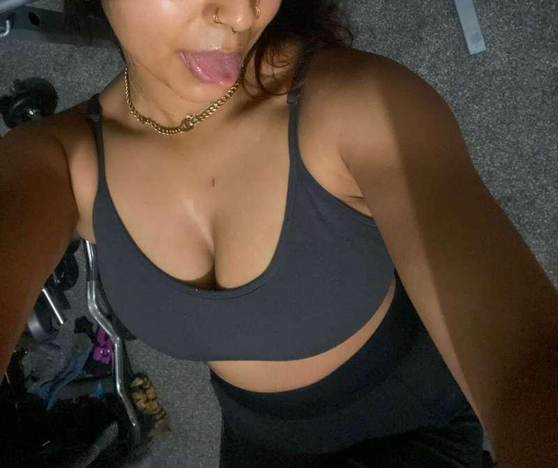 Whats your favourite pic of me 1, 2, 3 or 4?😌🍒