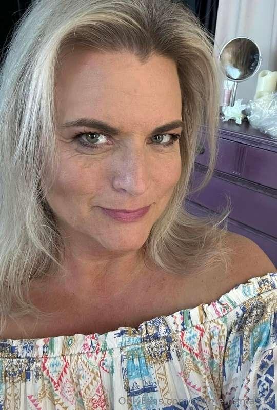 Feeling cute today 💚Are you ready for The Mistress R Experie..