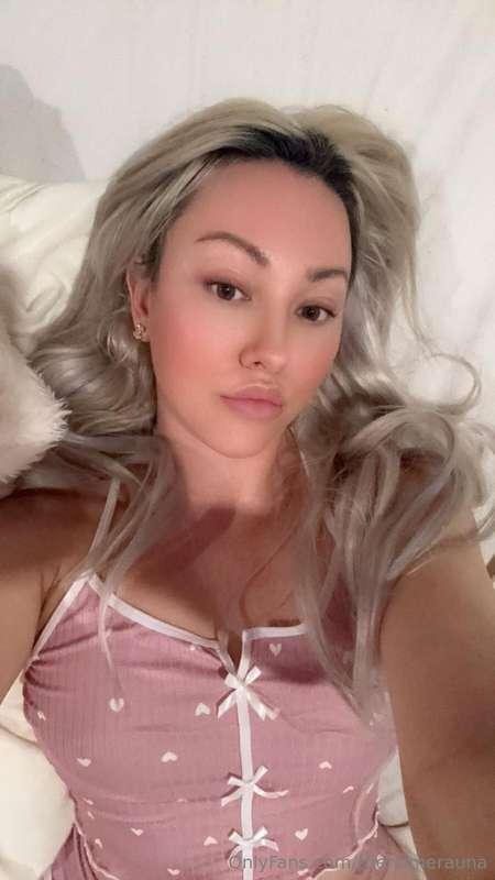 Im awaaaake ❤️ Come talk to me (; 
