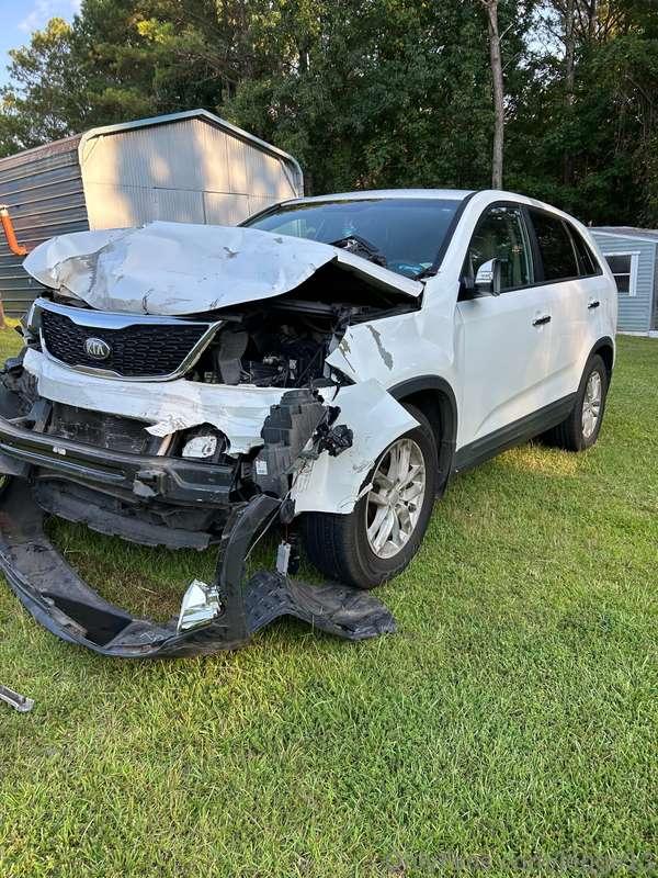 My poor car 🚘 I don’t like shopping for a new one. Sorry I h..