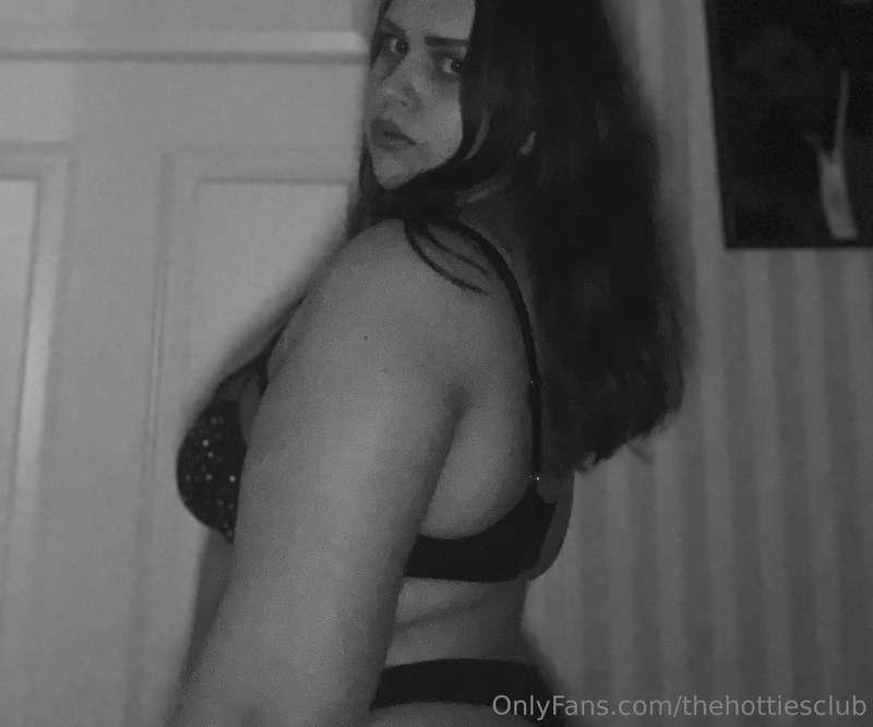 thehottiesclub image #6