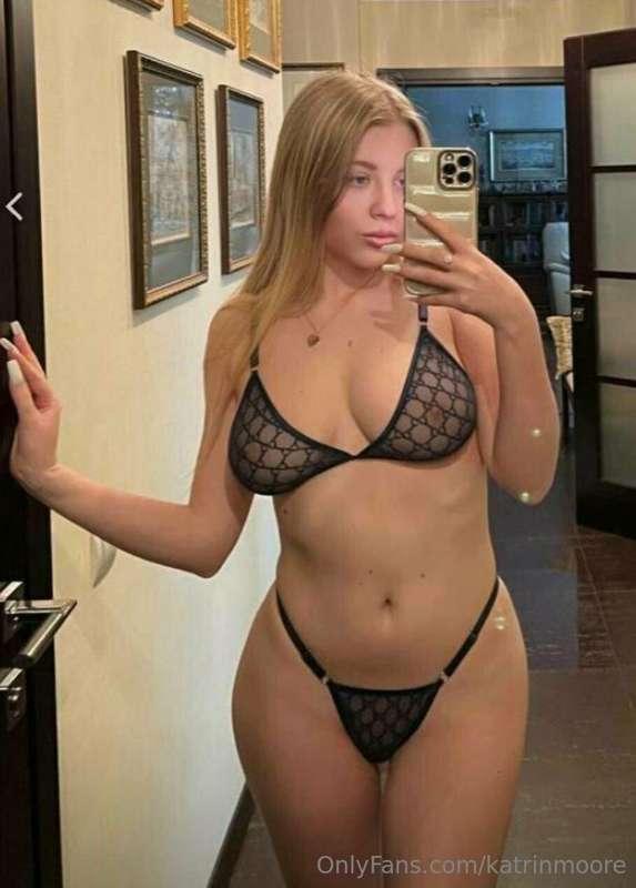 VIDEOC4LL RIGHT NOW!

@ellybloom_vip FREE BOOBS FOR FIRST 10..