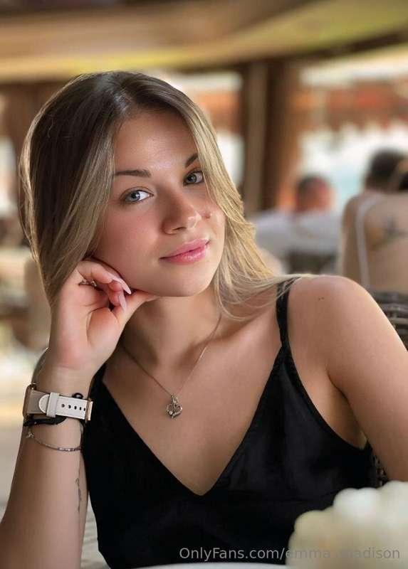 🔥 𝐅𝐑𝐄𝐄𝐄 𝐒𝐔𝐁𝐒𝐂𝐑𝐈𝐏𝐓𝐈𝐎𝐍 🔥 @helen.rey 🔥 @helen.rey loves cocks o..