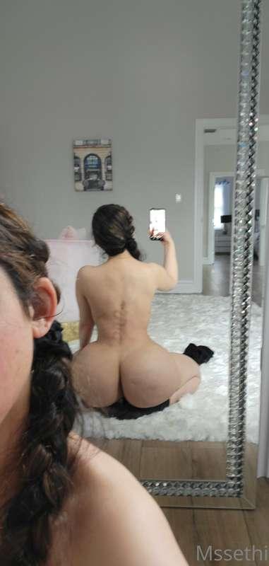Good morning babe 😘 who got fart fetish?