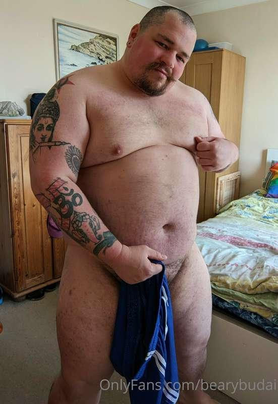 These tiny little gym shorts don't leave much to the imagina..