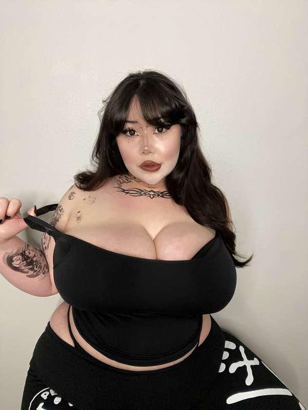 swipe ➡️ to undress me!